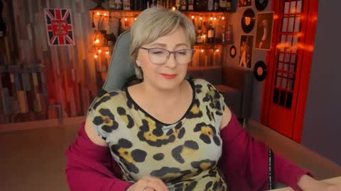 Vivien online show from February 2025 04:34:02 PM