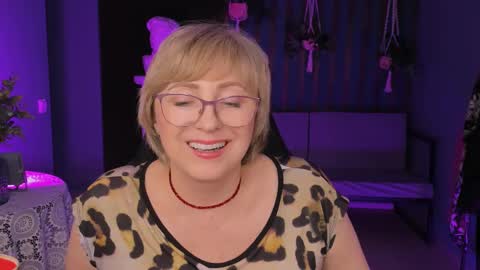 Vivien online show from March 2025 03:07:02 PM