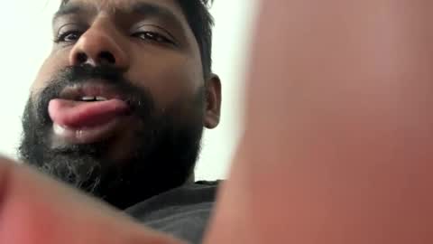 Snapshot of suggnight chatting on September 2025 01:03:01 PM Let me be your knight that saves you online show from September 2025 01:03:01 PM