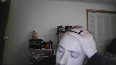 Snapshot of suitedandbossy chatting on October 2025 10:20:02 PM SuitedandBossy online show from October 2025 10:20:02 PM