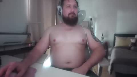 Naughty Beard online show from May 2026 07:22:01 PM