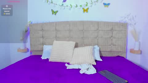 summer_girls01 online show from March 2026 08:26:01 PM