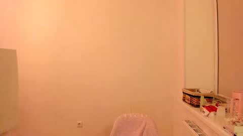 Summer Preston online show from January 2025 06:47:01 PM