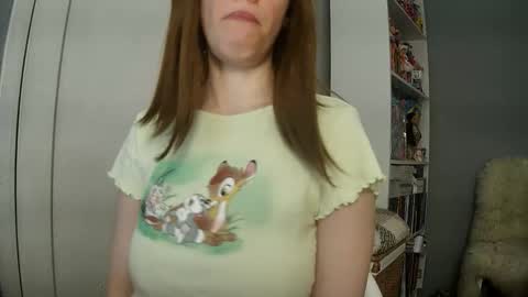 Snapshot of summerbluesky chatting on April 2026 02:50:01 PM summerbluesky online show from April 2026 02:50:01 PM