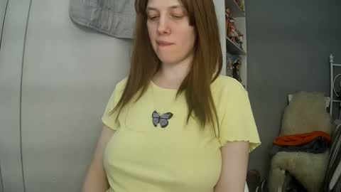 Snapshot of summerbluesky chatting on April 2026 03:39:01 PM summerbluesky online show from April 2026 03:39:01 PM
