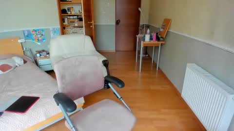 summerliza online show from September 2025 02:52:02 PM