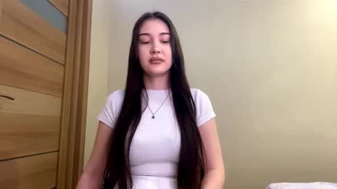 Snapshot of summersandmann chatting on November 2025 01:44:02 PM Emily online show from November 2025 01:44:02 PM