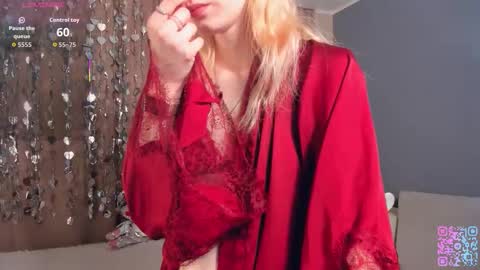 Snapshot of sunnivagaillard chatting on February 2026 01:12:01 AM Kiki online show from February 2026 01:12:01 AM