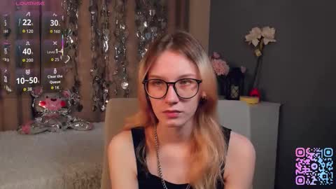 Snapshot of sunnivagaillard chatting on February 2026 01:23:01 AM Kiki online show from February 2026 01:23:01 AM