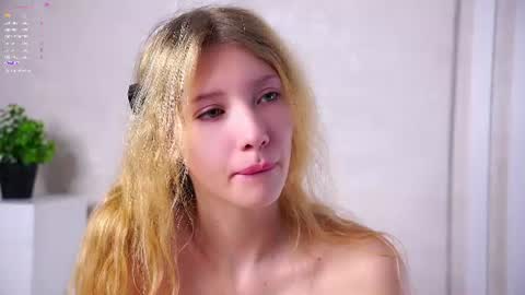 Snapshot of sunnmoonn chatting on June 2026 02:34:01 PM Lily online show from June 2026 02:34:01 PM