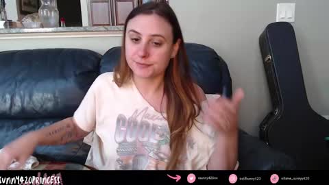 Snapshot of sunny420princess chatting on January 2025 01:20:01 PM Sunny420 online show from January 2025 01:20:01 PM
