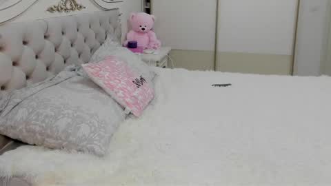 Vanessa online show from April 2026 05:21:01 AM