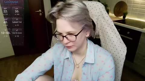 Snapshot of sunny_mood chatting on August 2026 06:45:01 AM sunny mood online show from August 2026 06:45:01 AM