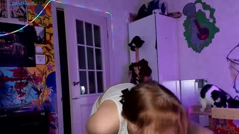 Sunny online show from October 2025 05:47:02 PM