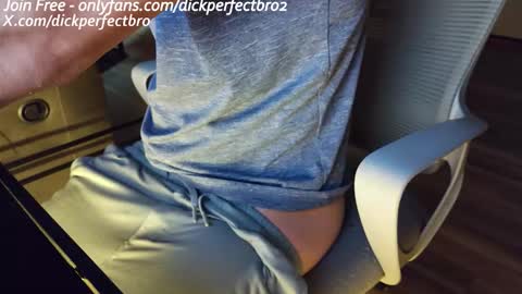 sunny valentine online show from November 2025 02:43:02 AM