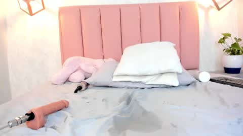  S U N N Y online show from February 2025 11:55:02 PM