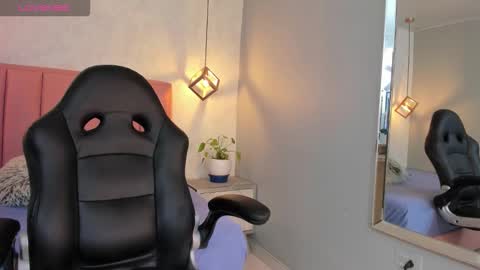  S U N N Y online show from October 2025 12:24:02 PM