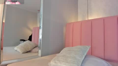  S U N N Y online show from October 2025 01:47:02 PM