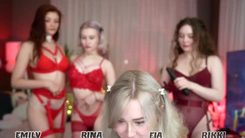 Snapshot of sunnyfia chatting on September 2025 03:52:02 AM Fia  -  TG -  Mia -  Alice -  online show from September 2025 03:52:02 AM