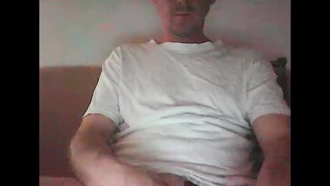 Snapshot of sunnygun0 chatting on April 2026 04:26:01 PM sunnygun0 online show from April 2026 04:26:01 PM
