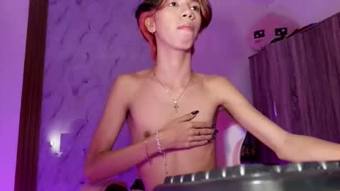 sunnyong online show from March 2026 06:00:01 PM