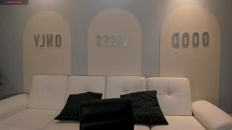 Snapshot of sunnyrivers_ chatting on May 2026 11:37:01 AM Sunny Rivers online show from May 2026 11:37:01 AM