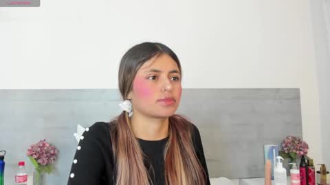 sunnywhitee online show from April 2026 07:28:02 PM