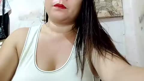 Snapshot of sunshine_38 chatting on February 2025 12:25:02 AM sunshine_38 online show from February 2025 12:25:02 AM