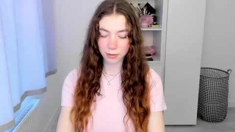 Snapshot of sunshine_bliss chatting on May 2026 05:43:02 PM sunshine_bliss online show from May 2026 05:43:02 PM