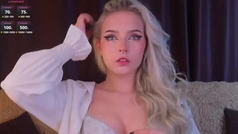 Snapshot of sunshinegirlx chatting on November 2025 05:46:02 AM Alice online show from November 2025 05:46:02 AM