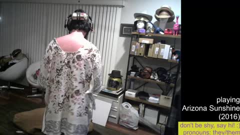 Snapshot of sunshinestreak chatting on January 2025 07:41:01 AM im not actually a man my pronouns are theythem online show from January 2025 07:41:01 AM