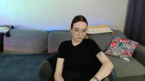 Snapshot of sunylily chatting on May 2026 06:40:01 AM Lilith online show from May 2026 06:40:01 AM