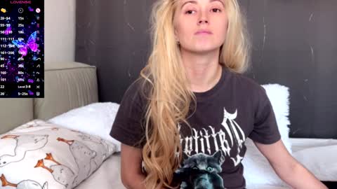 Snapshot of super_peach_stream chatting on January 2025 10:56:01 AM ANNApvt open full info in bio online show from January 2025 10:56:01 AM