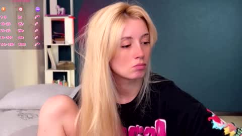 Snapshot of super_peach_stream chatting on October 2025 02:07:01 PM ANNApvt open full info in bio online show from October 2025 02:07:01 PM