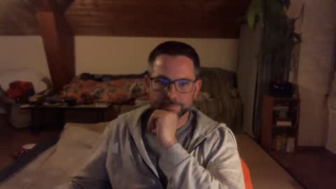 supersquirrel81 online show from December 2025 04:58:01 PM