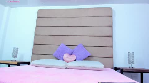 Susan online show from September 2025 07:52:01 PM