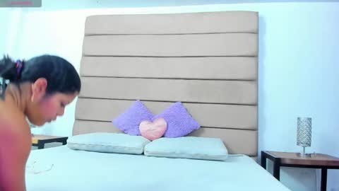 Susan online show from November 2025 08:21:01 PM