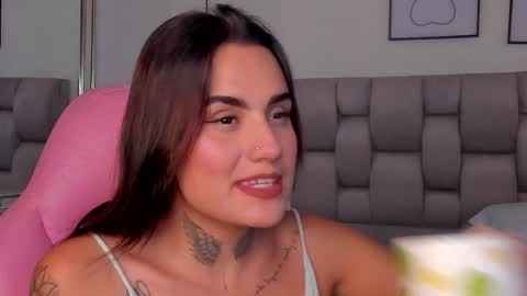 Susan online show from November 2025 07:59:01 PM