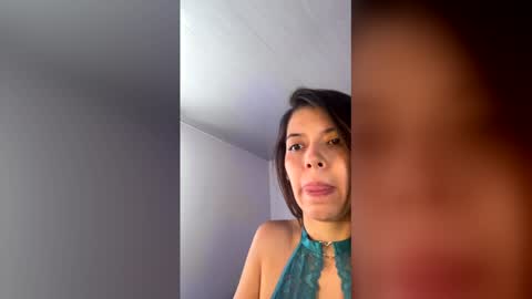 Snapshot of susanaduncann chatting on May 2026 04:04:02 PM Susana online show from May 2026 04:04:02 PM