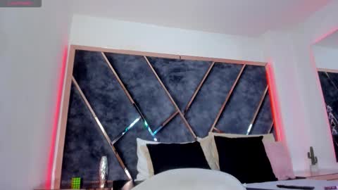 susanahenao online show from September 2025 05:24:02 PM