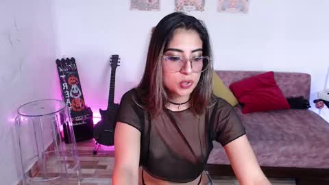 Susana hendrix    online show from October 2025 07:58:02 PM