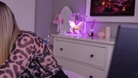 SusanJewel online show from October 2025 11:16:01 AM