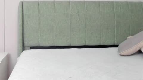 Amelia  online show from November 2025 12:05:02 PM