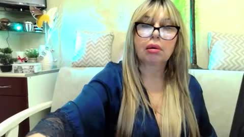 Snapshot of susiexnoreen chatting on February 2026 07:16:02 AM SusiexNoreen online show from February 2026 07:16:02 AM