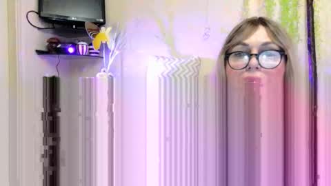 Snapshot of susiexnoreen chatting on February 2026 04:18:01 PM SusiexNoreen online show from February 2026 04:18:01 PM