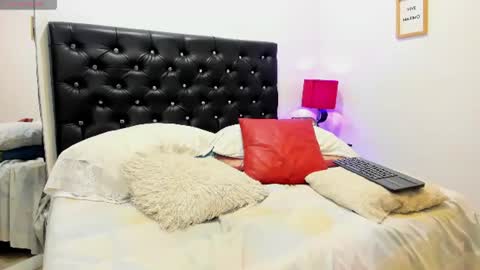 SussanTS online show from June 2026 06:07:02 PM