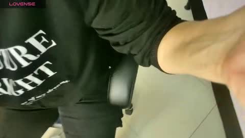   online show from December 2024 12:15:01 PM