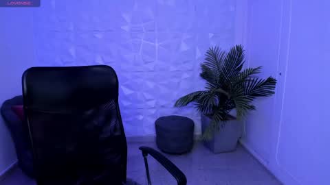 Susy online show from February 2025 07:04:02 PM