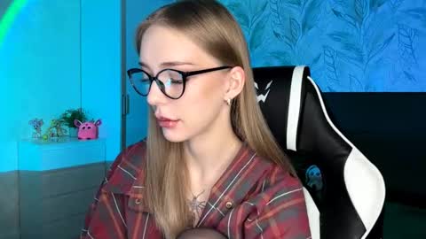 Jessica online show from November 2025 05:24:02 PM