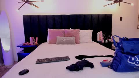 susyy online show from October 2025 03:40:01 AM